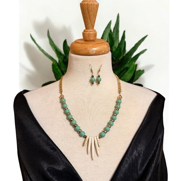 REIMAGINED Green Chalcedony Magnesite Bead Necklace Earring Set - Picture 2 of 9